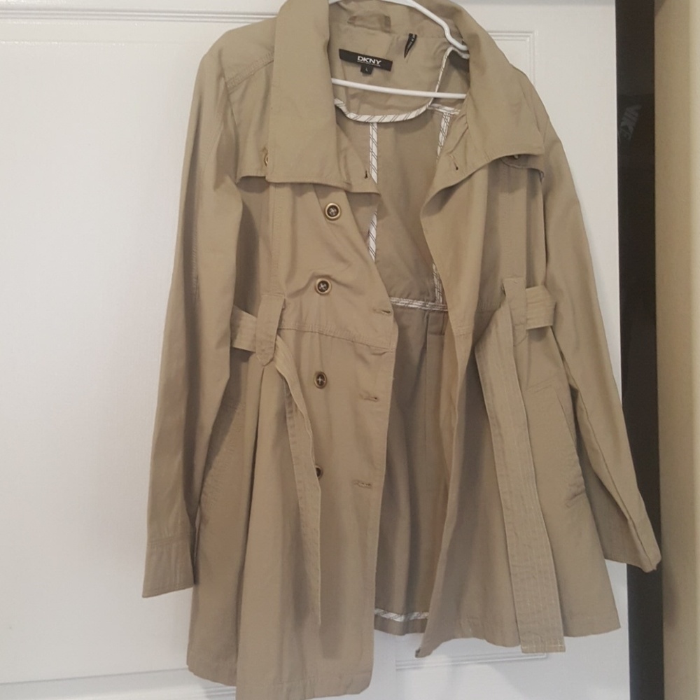 DKNY- JACKET LIGHT beige and is blazer like
